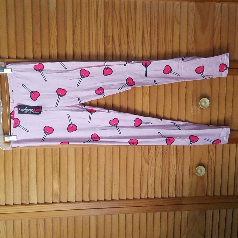 Legging Army NWT Sublimation Series Sucker for Love Leggings One Size 3-9